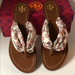 Tory Burch Carson Flat Thong Sandals
Size 6.5 NIB!